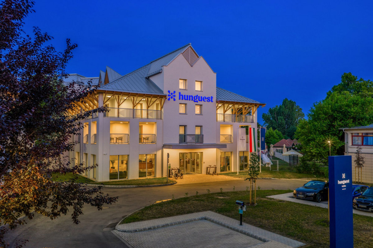 Hunguest Hotel Flora ****